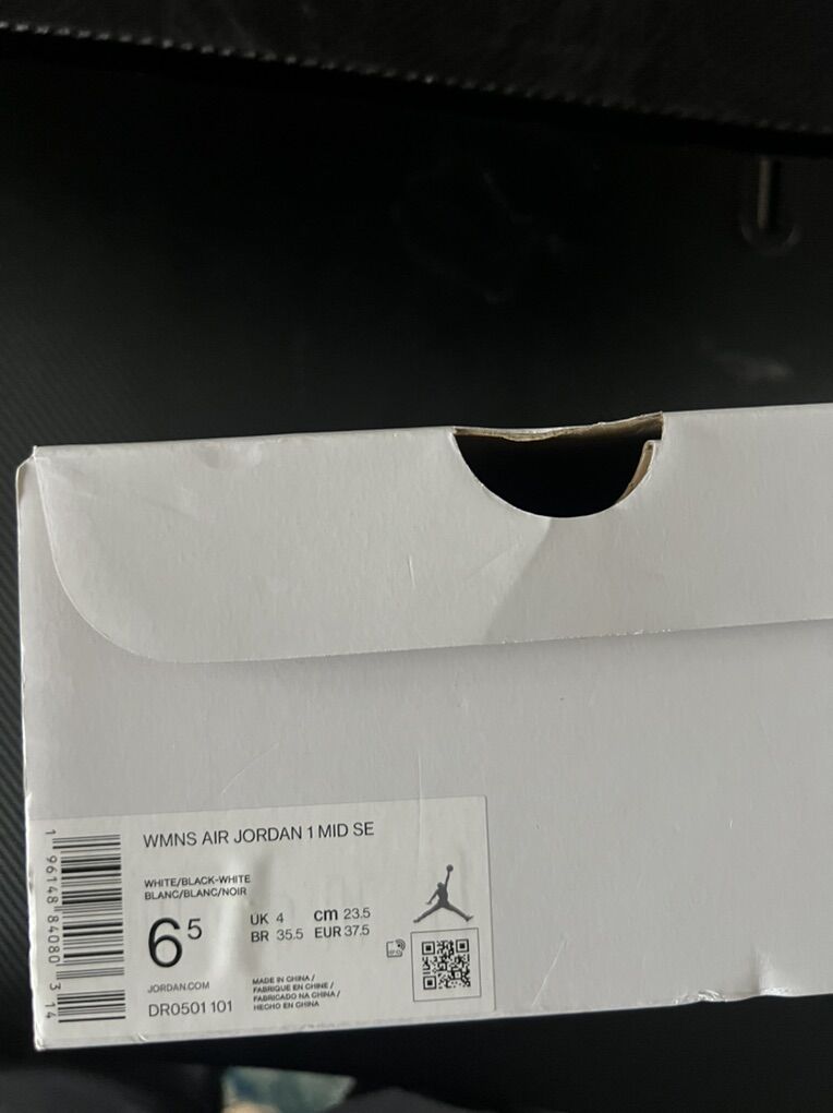 Women’s Air Jordan 1 Mid SE – Size 6.5 — $100 OBO