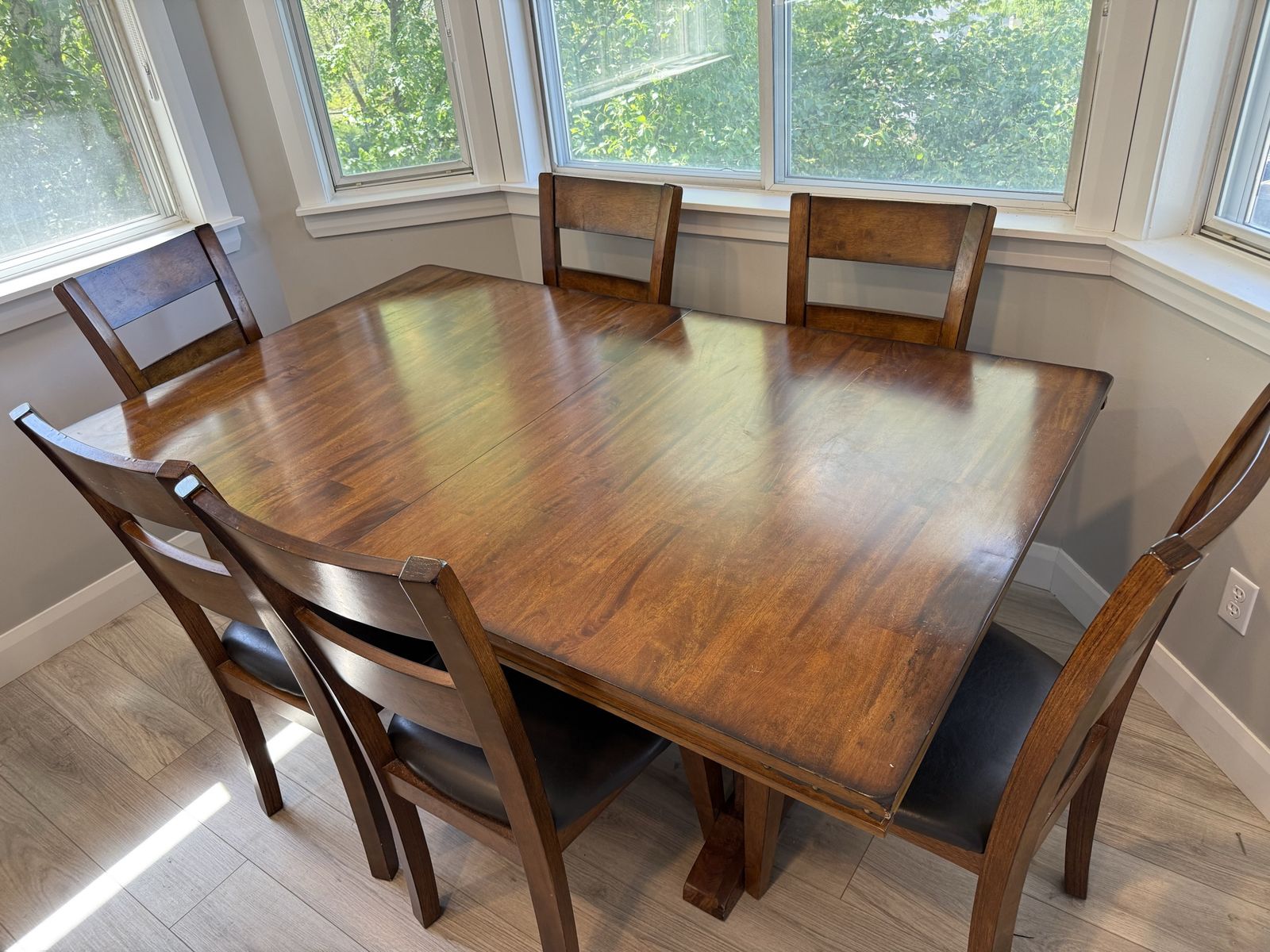 Gorgeous Coastal Furniture Solid Wood Dining Table + 6 Chairs