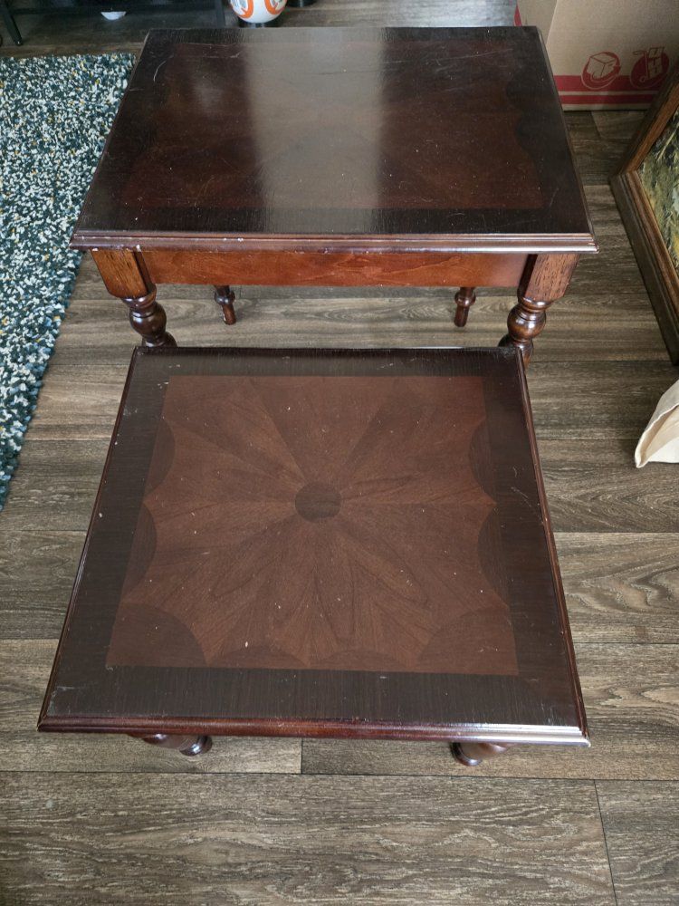 2 vintage nesting tables