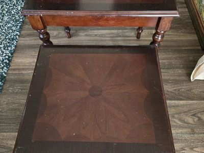 2 vintage nesting tables