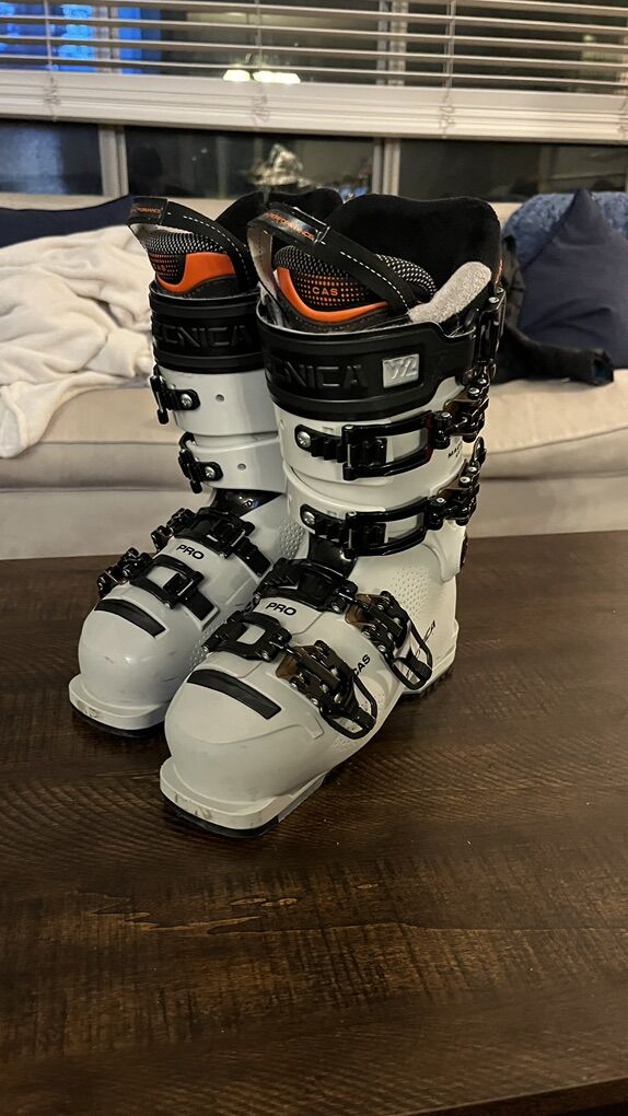 22.5 New Ski Boots