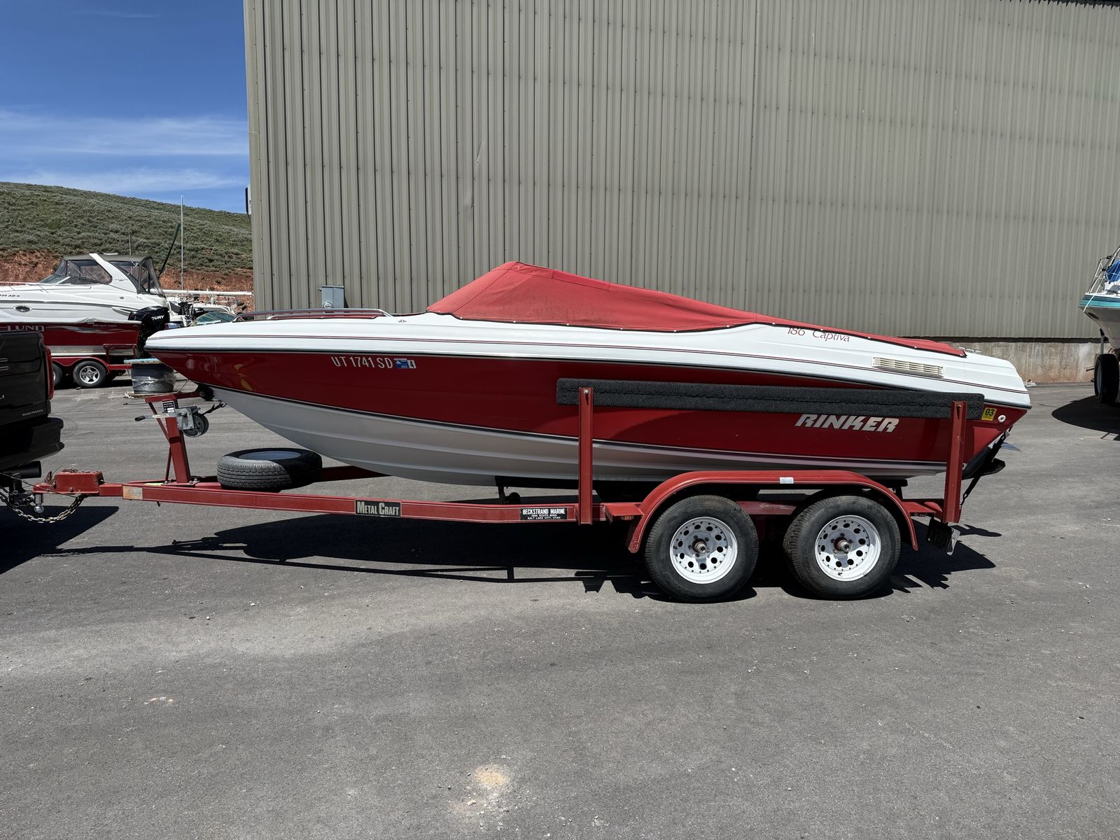 1993 Rinker Captiva 186