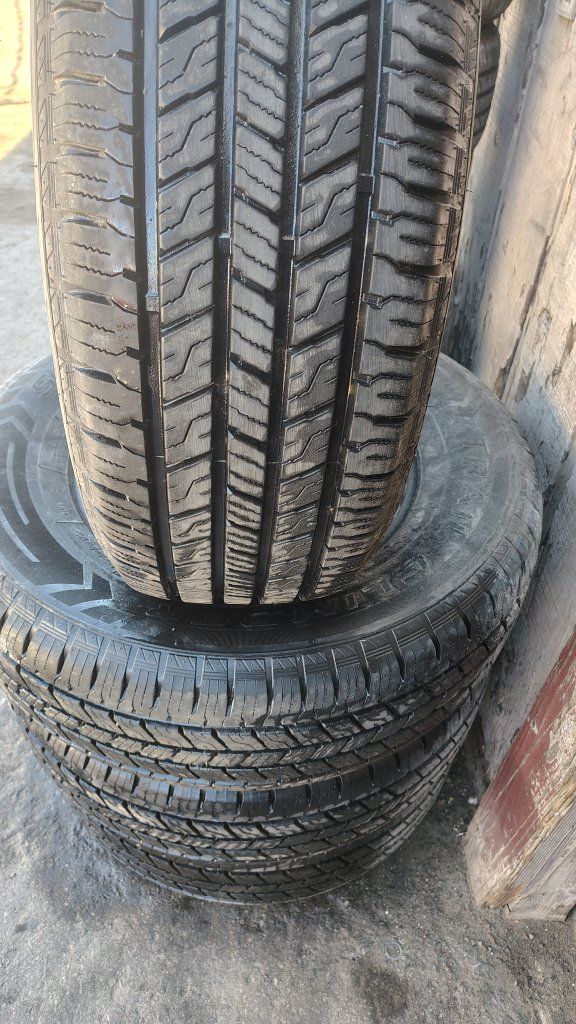 SUMMIT TRAIL CLIMBER P265/70R17. SET. 90/100