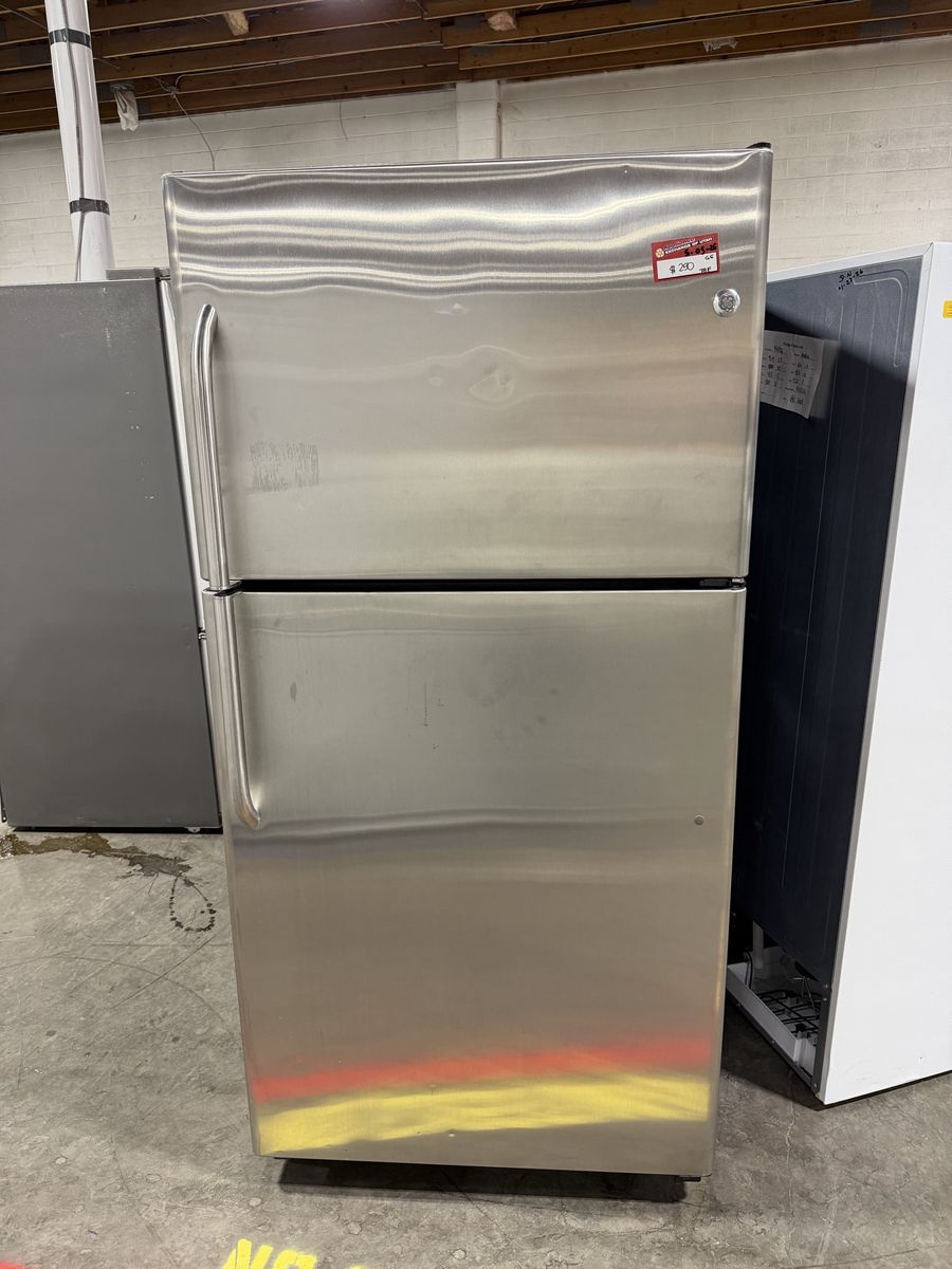SPARKLING GE STAINLESA TOP AND BOTTOM FRIDGE