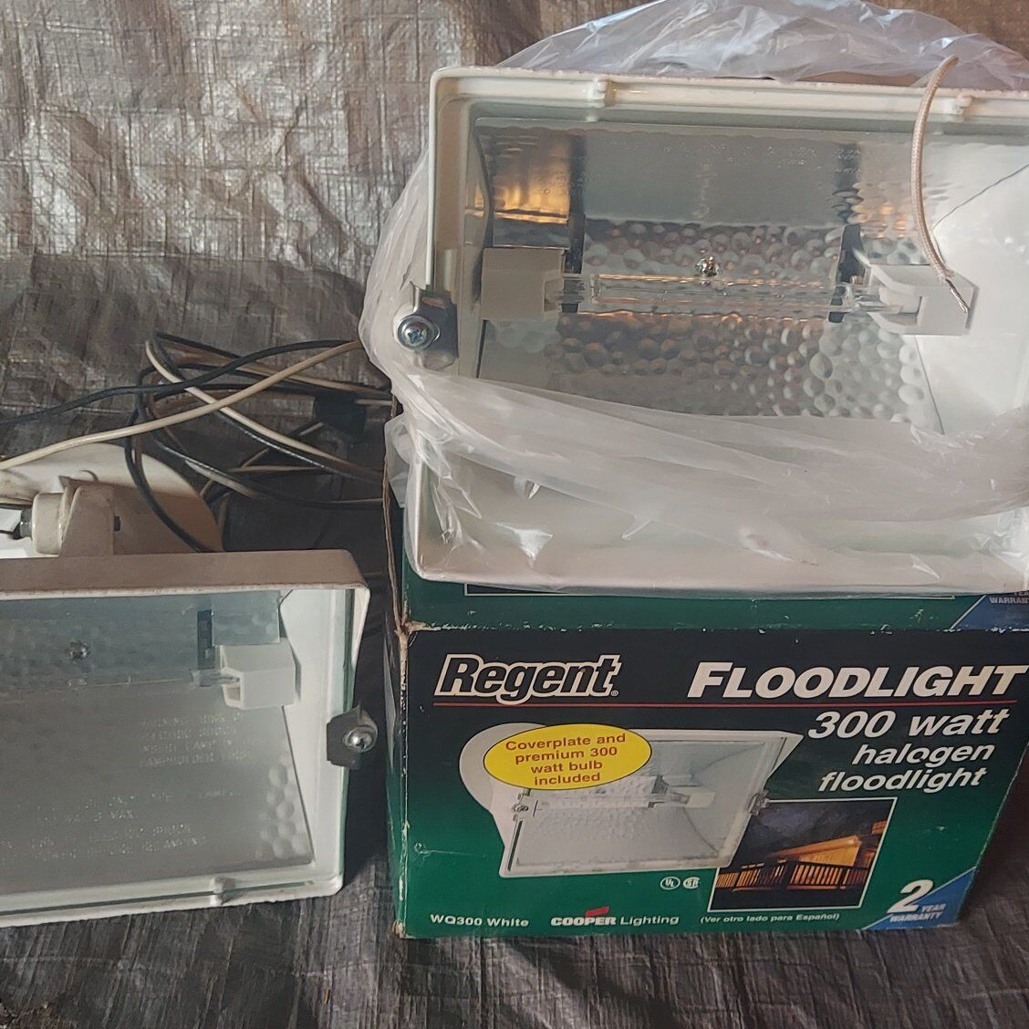 2x Regent floodlight 300 watt halogen wq300 white