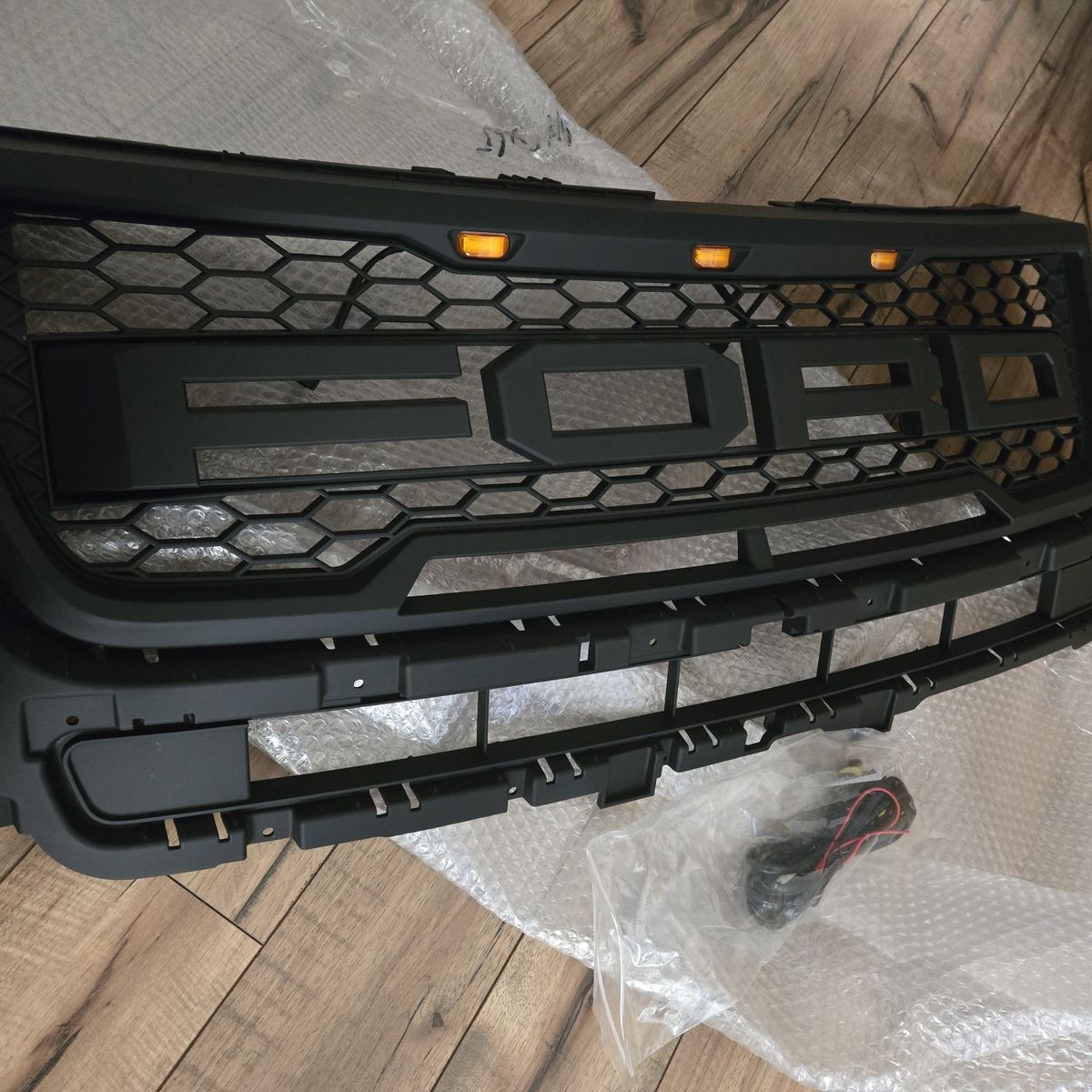 2016-2019 Ford Explorer Raptor Style Grille