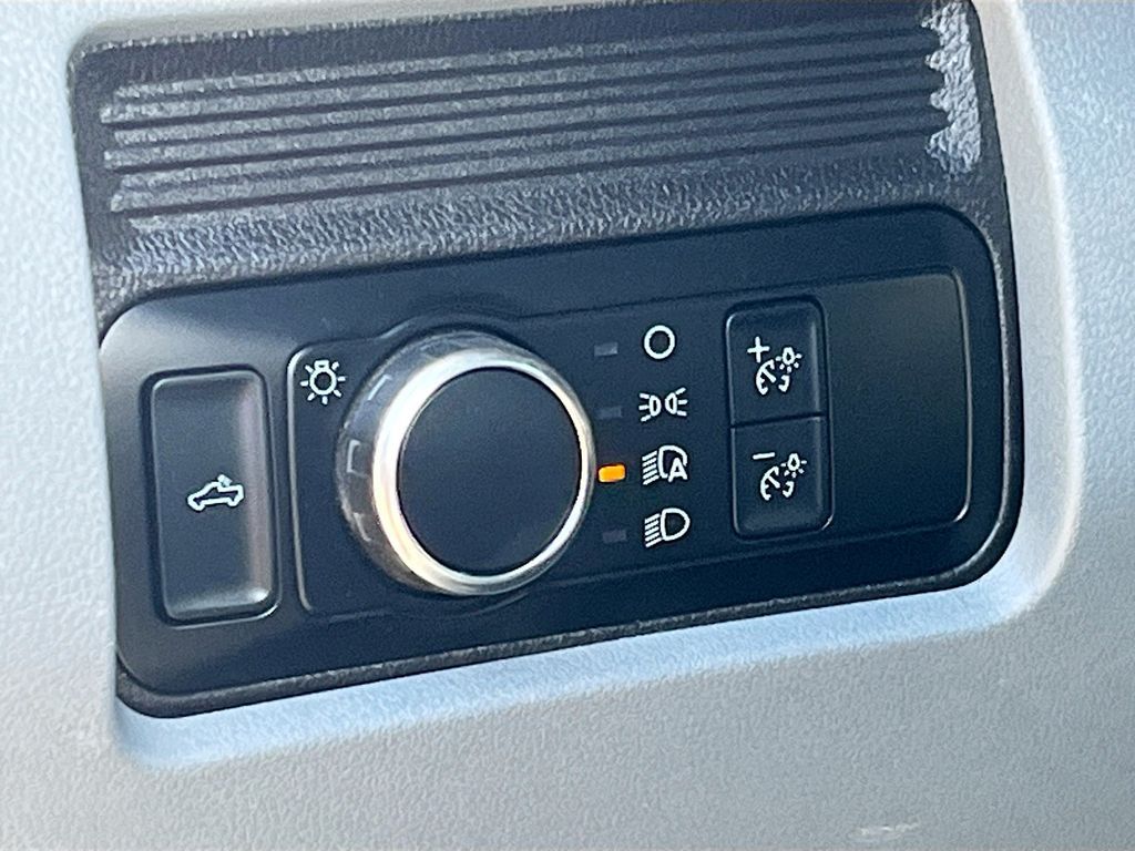 Main image 10