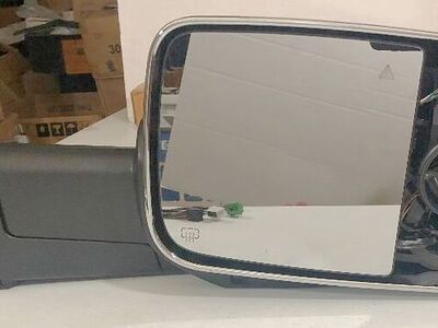 Truck Passenger RH Side Towing Mirror (Missing small mirror piece)