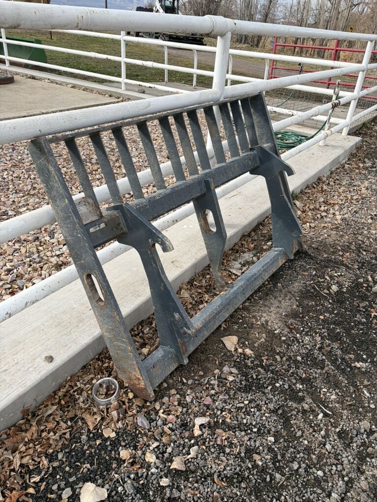 Gehl Telehandler Fork Carriage