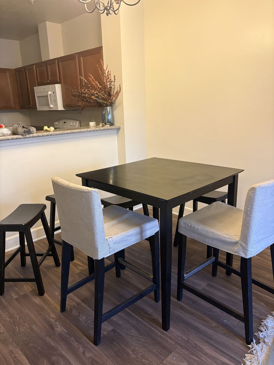 Bar height table and 6 barstools