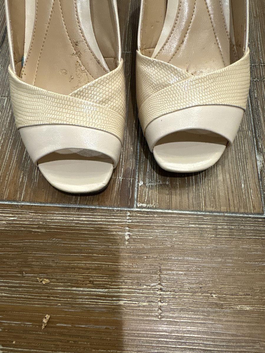 Easy Spirit Women's Cream Peep Toe Heels Size 7