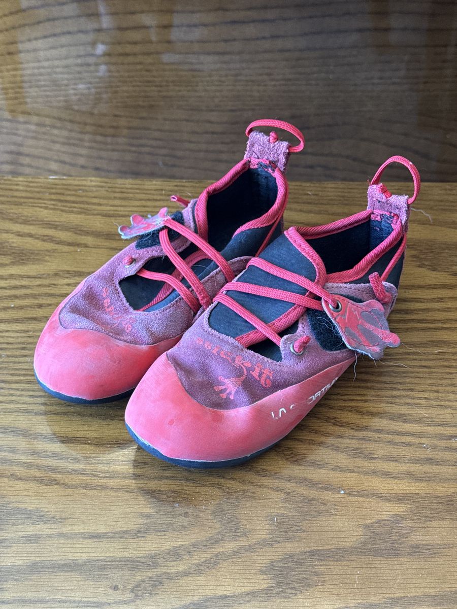 La Sportiva Kids Climbing Shoes Size 1-1.5