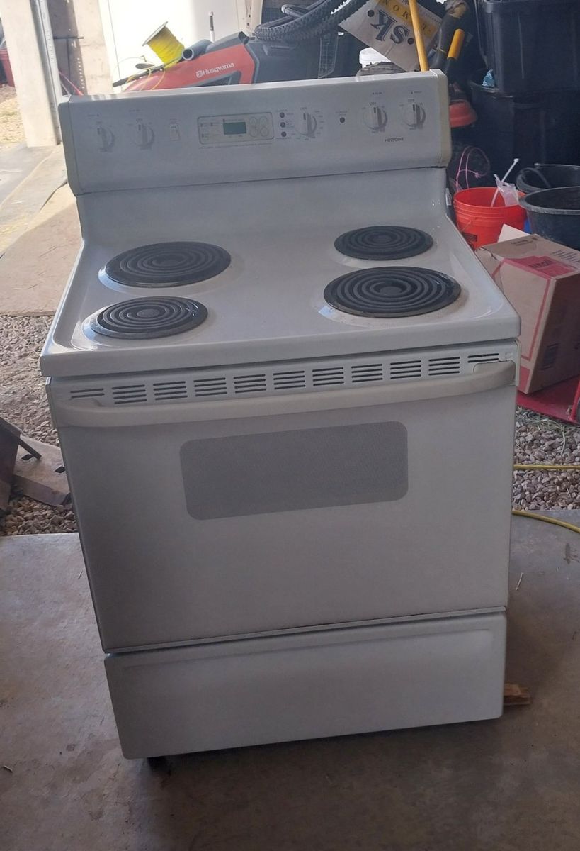Hotpoint Electric Range Stove - White, Coil Burners, Used