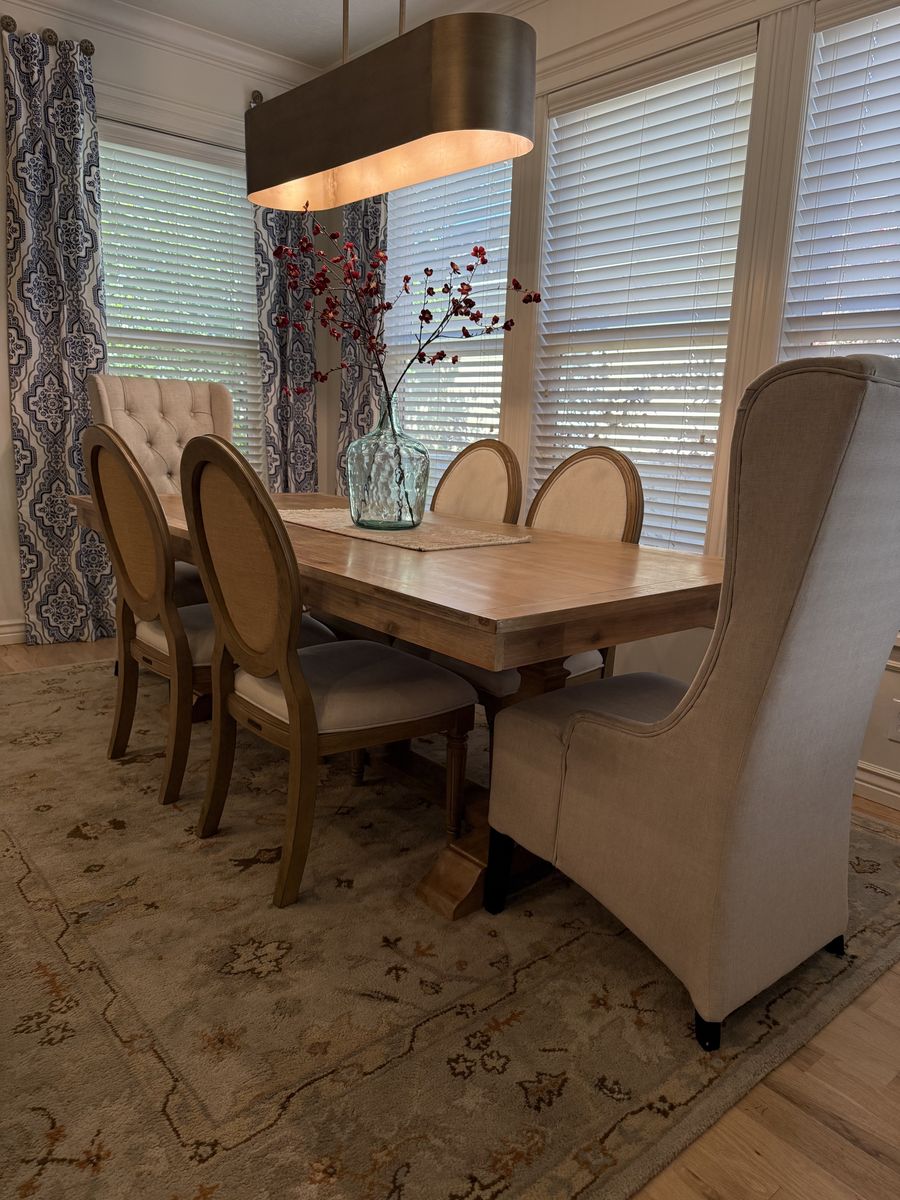 7 pc. Dining set with Magnolia Home chairs