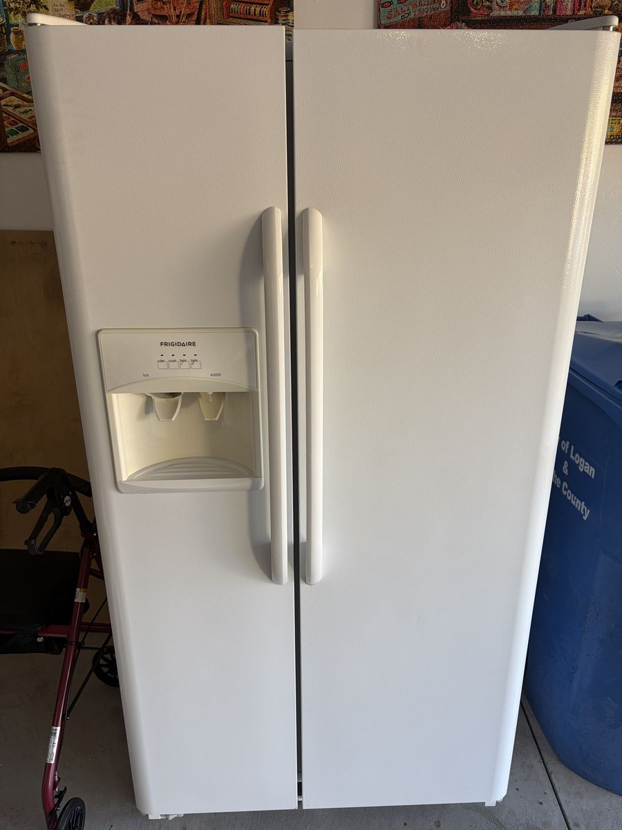 Frigidaire refrigerator 