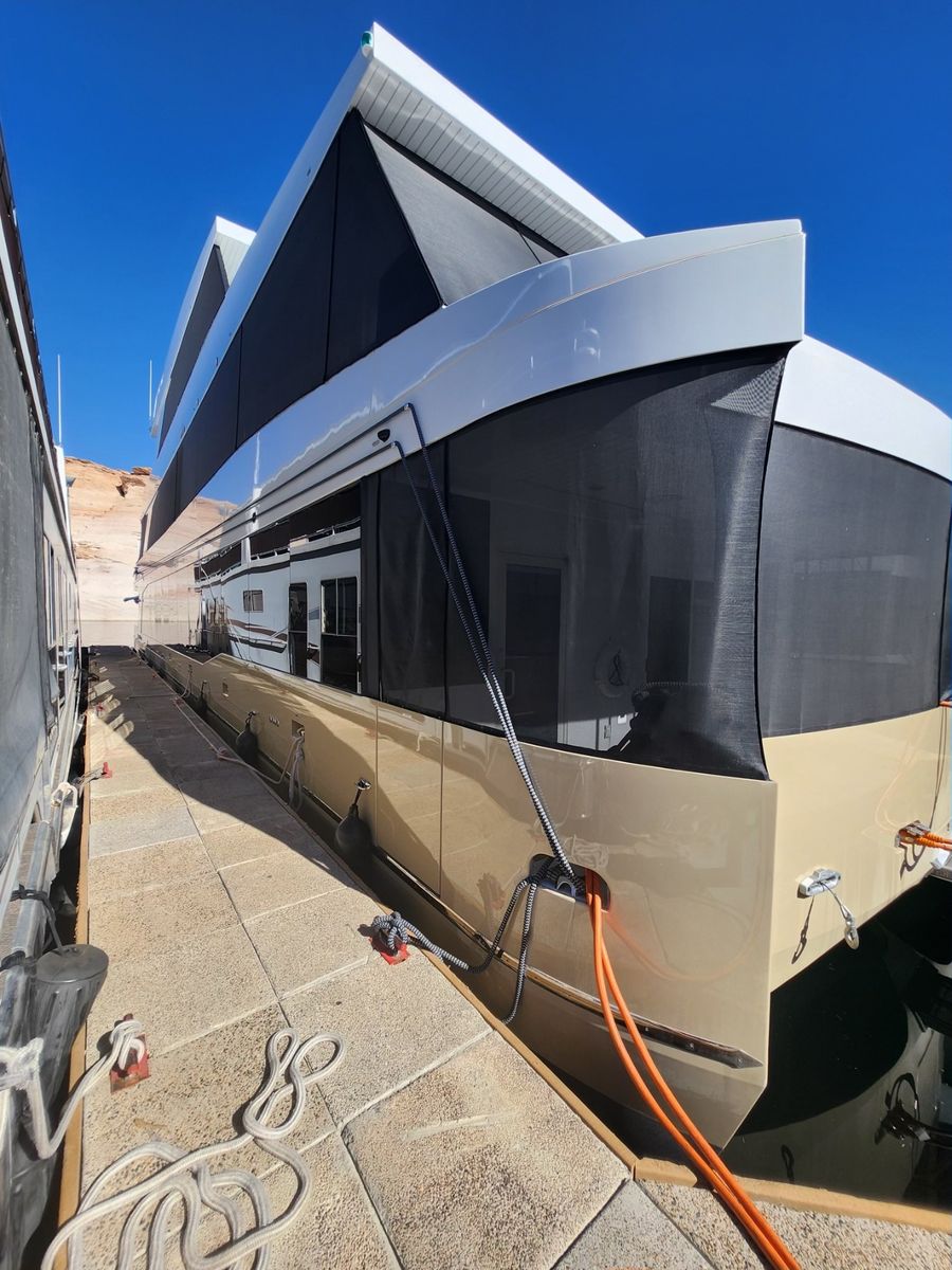 Brand new Adonia 22 x 96 Houseboat