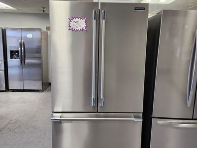 STUNNING BRAND NEW! FRIGIDAIRE PROFESSIONAL STAINLESS STEEL COUNTER DEPTH FRENCHDOOR FRIDGE!