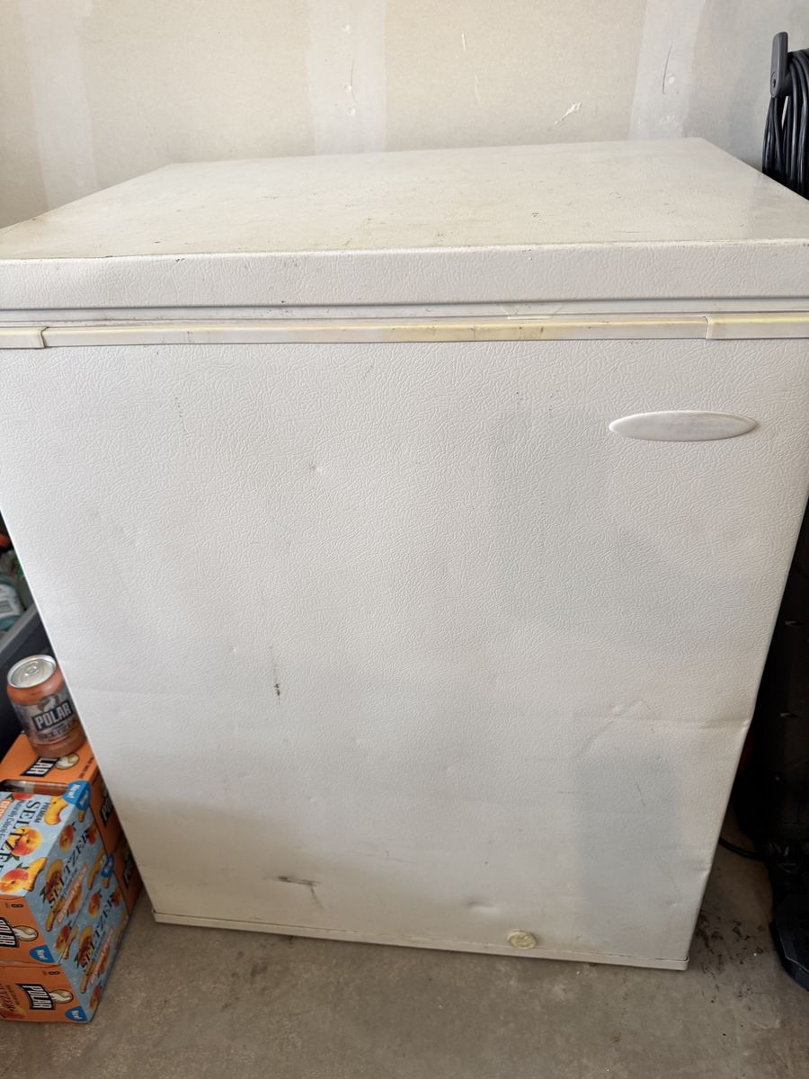 Frigidaire Chest Freezer 5 cubic feet