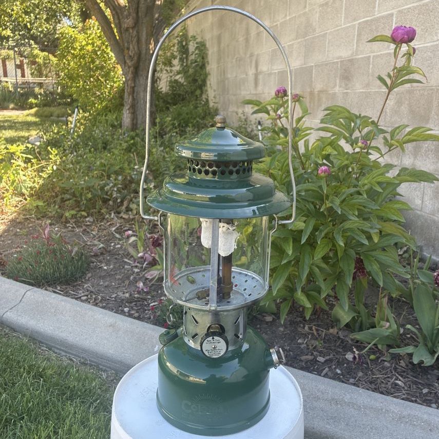Vintage Coleman 220E Lantern