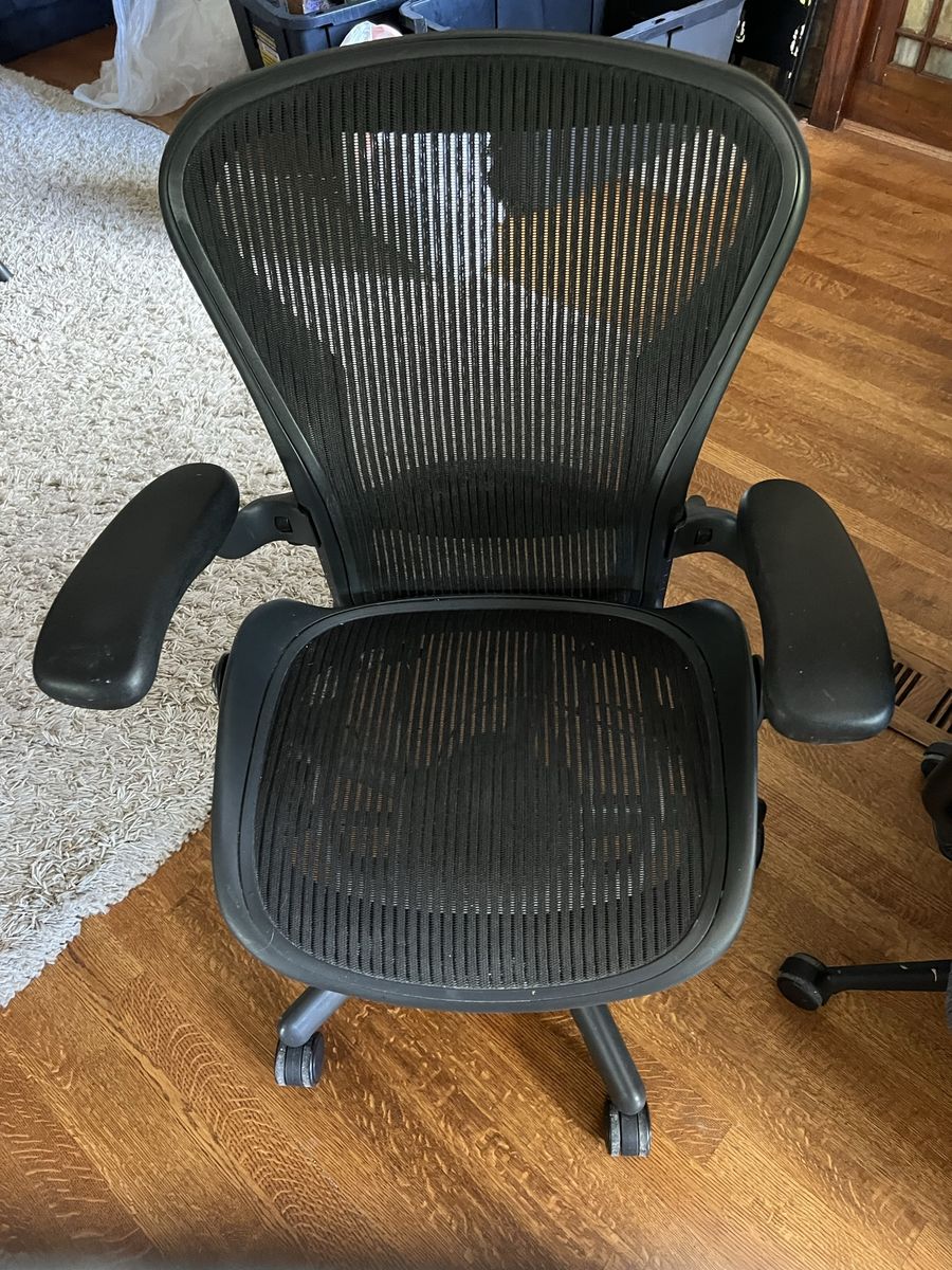 Moving sale! Check other items! Herman Miller Aeron chair & more