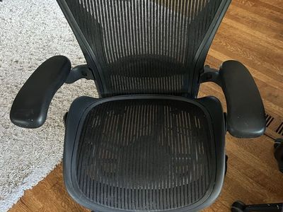 Moving sale! Check other items! Herman Miller Aeron chair & more