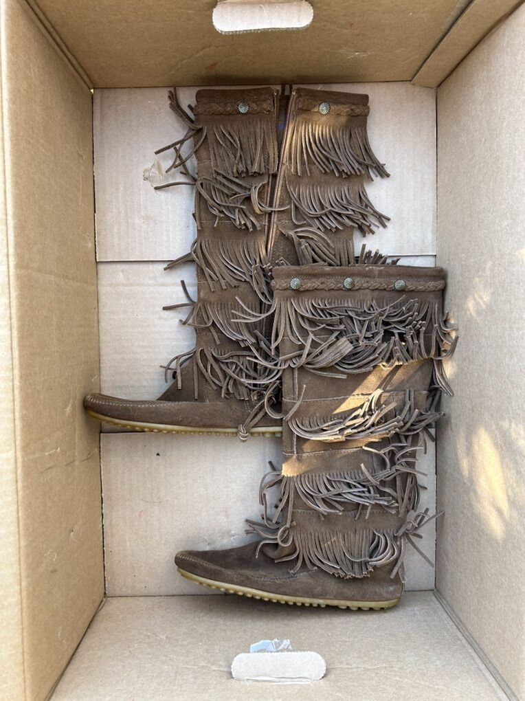 Minnetonka 5 Layer Brown Suede Leather Boots