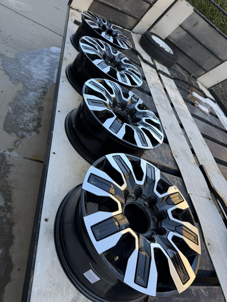 2026 GMC Denali Ultimate 20 X 8.5 Wheels