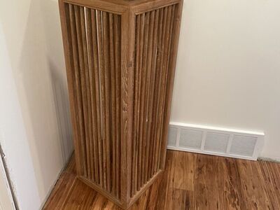Pedestal Table/ Plant Stand