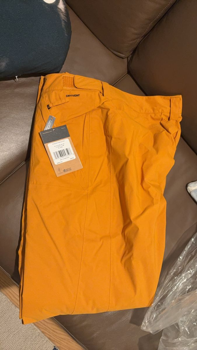 New The North Face XLski pants only 30 dollars