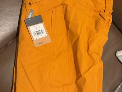 New The North Face XLski pants only 30 dollars