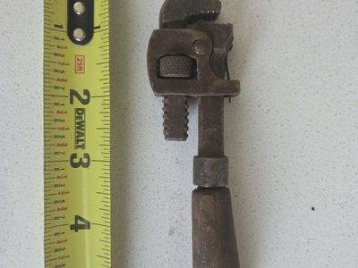 Vintage pexto pipe wrench