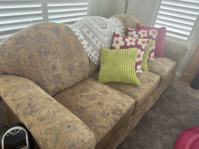 Floral Patterned Sofa - Comfortable 3-Seater Couch in Gold/Brown Fabric