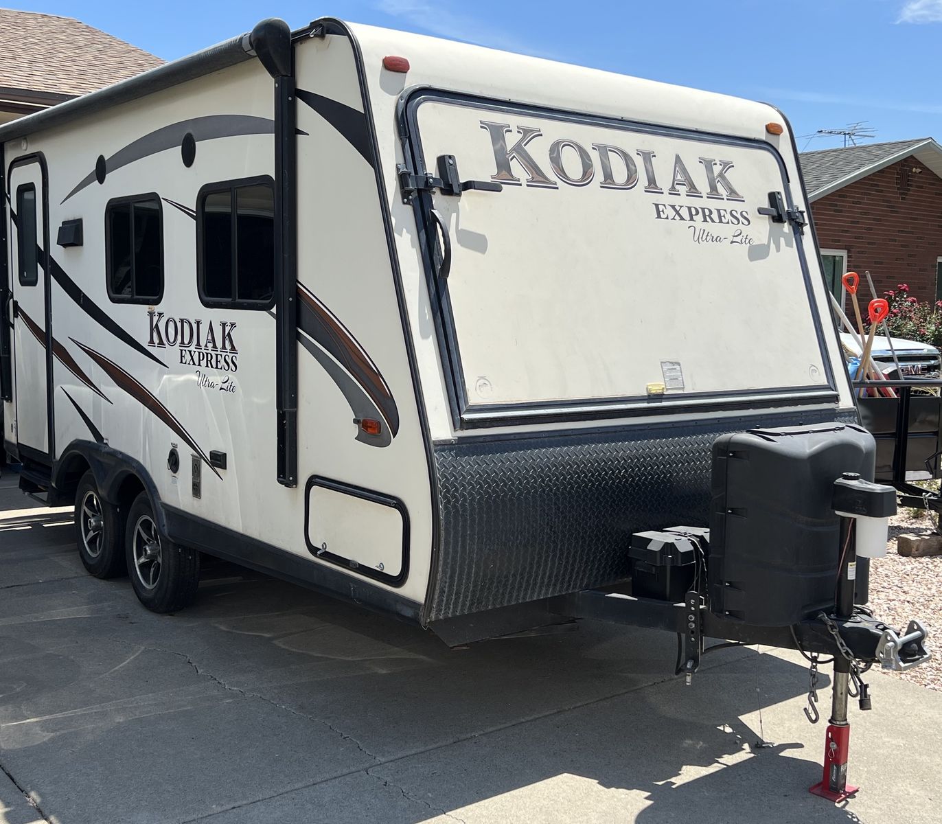 2017 Dutchmen Kodiak Express 186e – expandable travel trailer, sleeps 6-7