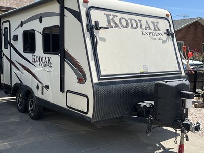2017 Dutchmen Kodiak Express 186e – expandable travel trailer, sleeps 6-7