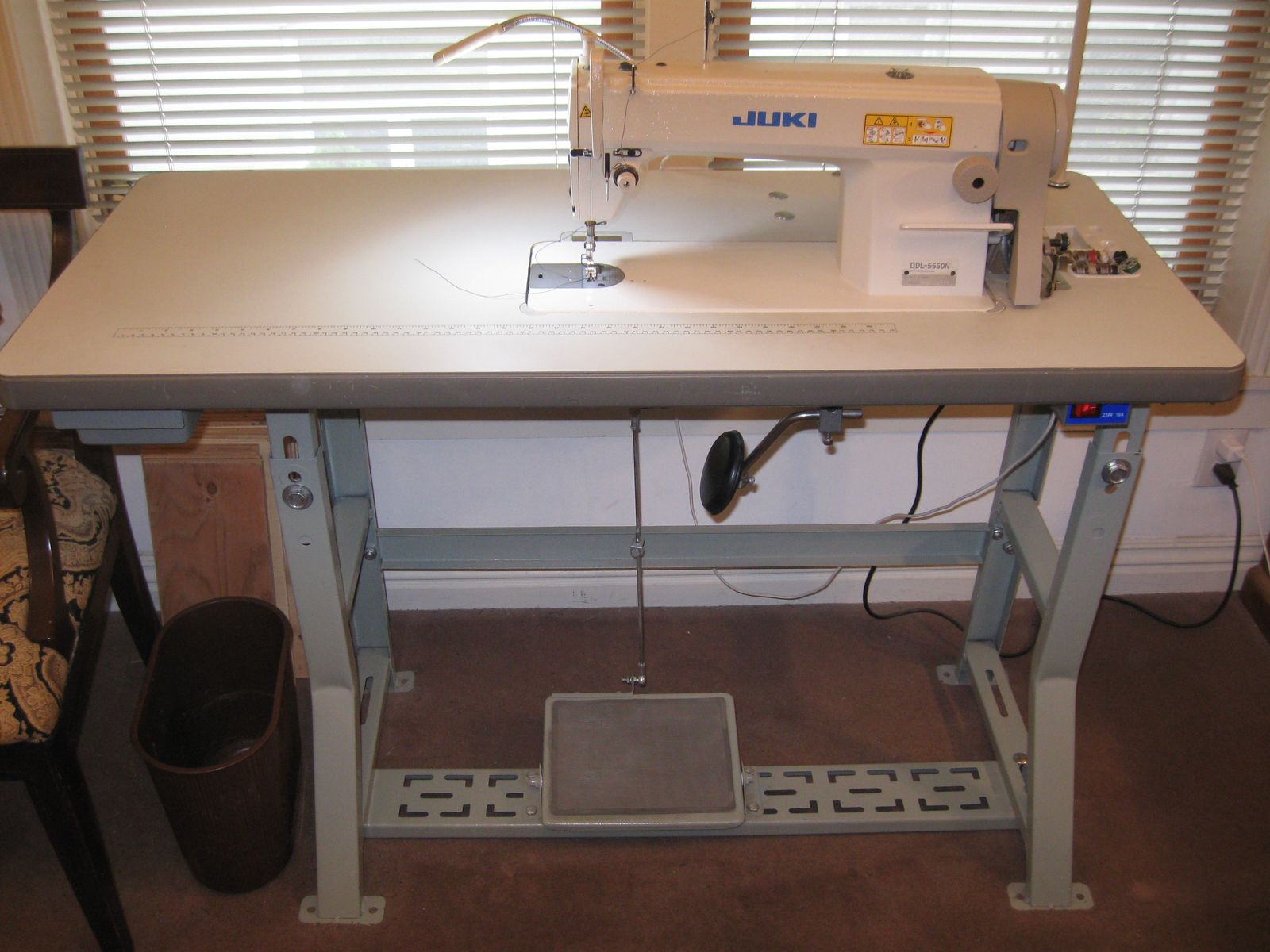 Juki DDL-5550N Industrial sewing machine
