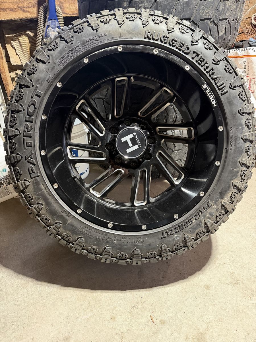 22x12 Hostiles