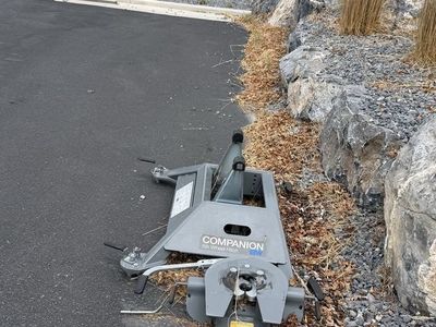 BW fifth wheel hitch