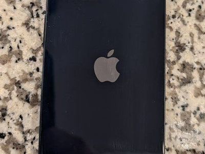 iPhone 13 256 GB Unlocked w/ New Zagg Screen Protector