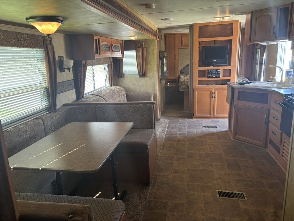 2011 Keystone Hideout 29BHSWE Trailer