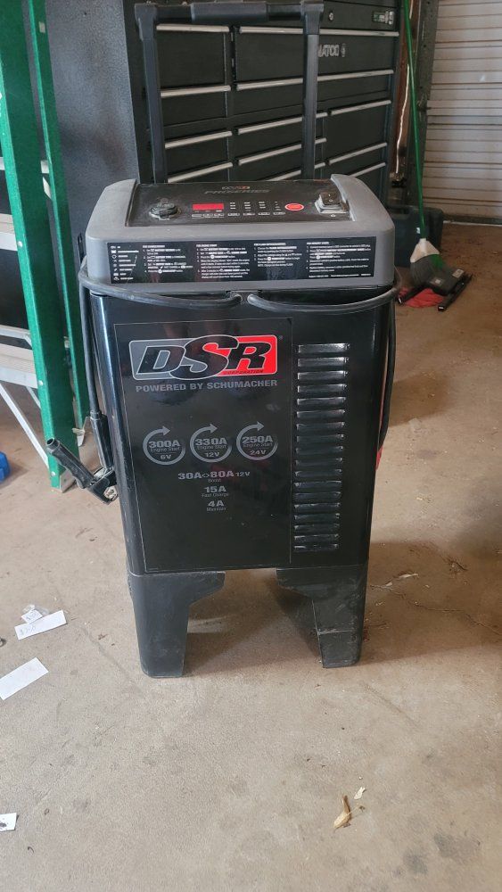 Schumacher DSR Pro Series Battery Charger + Engine Starter