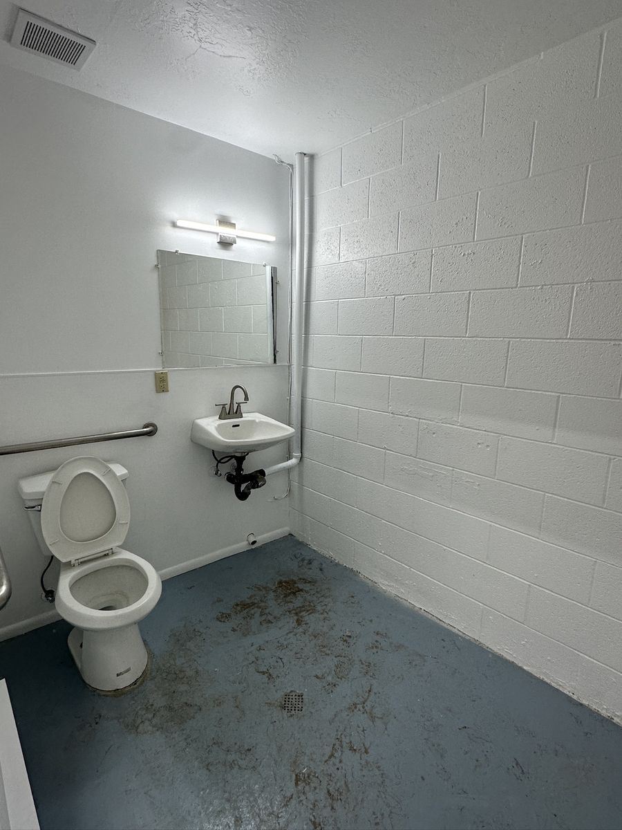 Main image 12