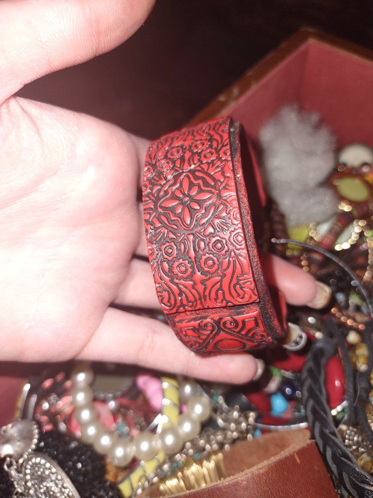 Red Embossed Floral Pattern Hinged Bangle Bracelet