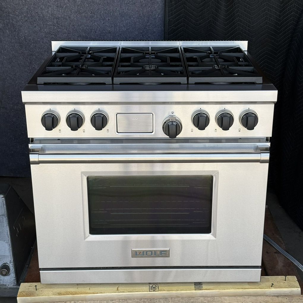 WOLF 36” Dual Fuel Range - PROPANE- Excellent