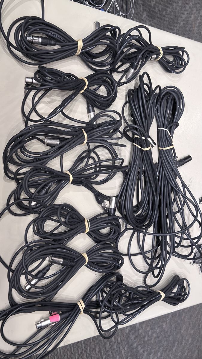 11 XLR MICROPHONE CABLES. 50FT TO 25FT. PERFECT CONDITION.