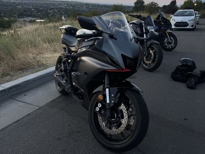 Yamaha R7 - Black
