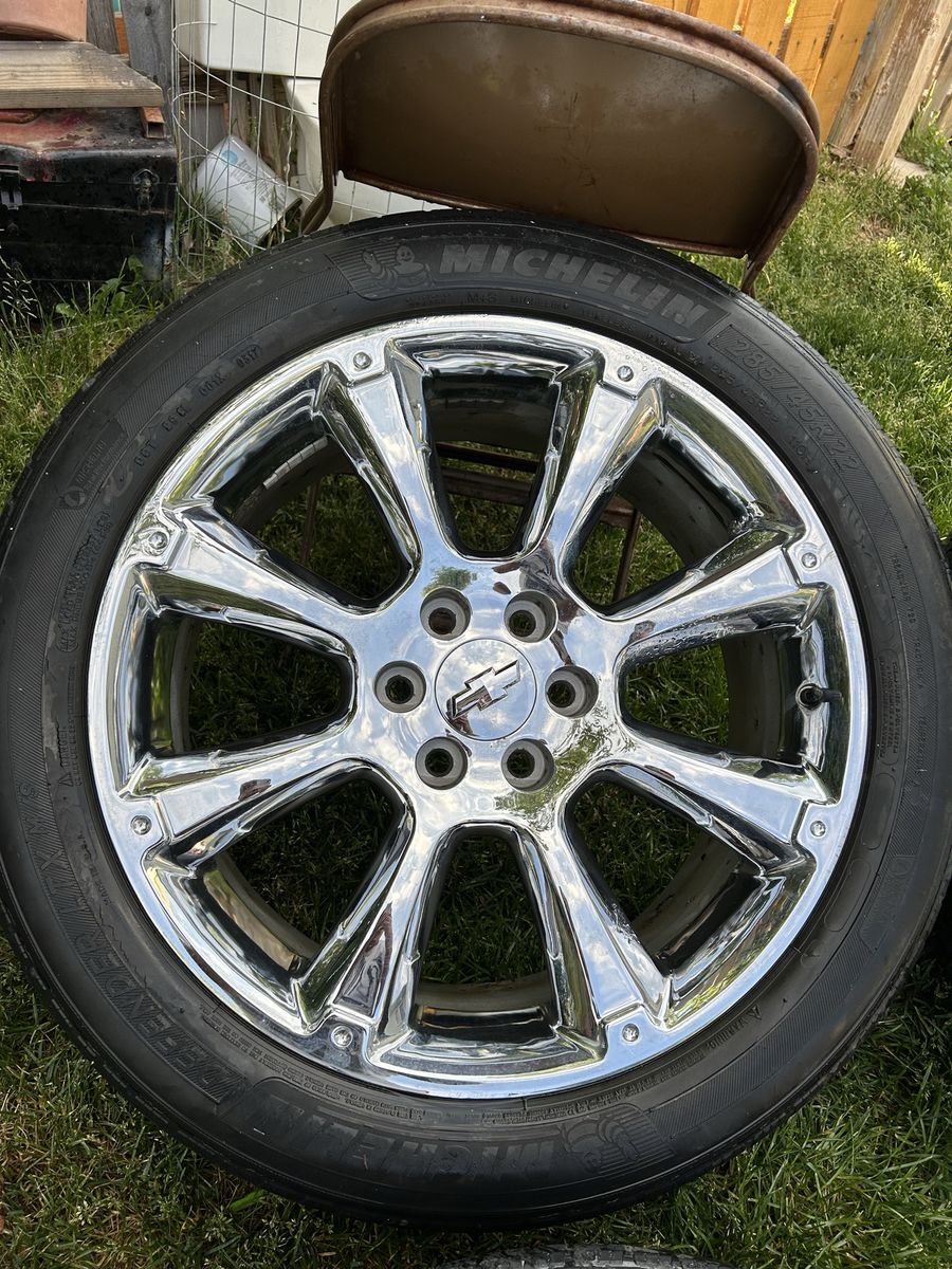 Main image 3