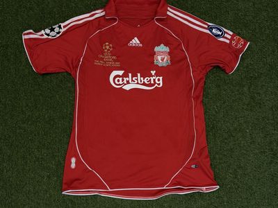 Adidas Liverpool Gerrard #8 2007 Champions League Final Home Jersey Men's L