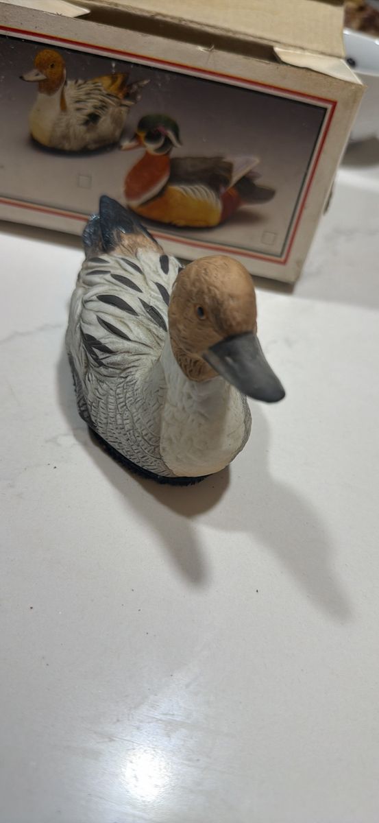 Vintage Hand-Painted Duck Decoy Figurines - Set of 2 Collectible Bird Sculptures