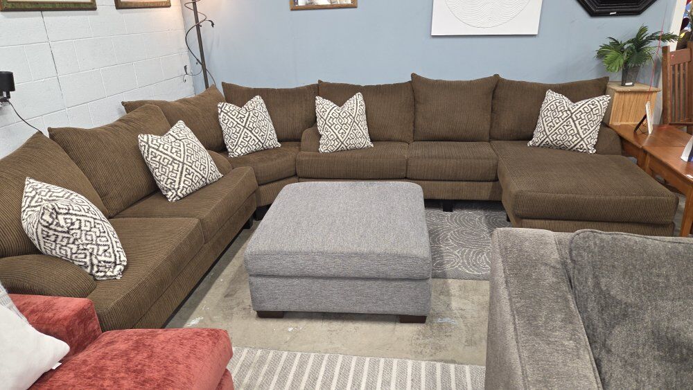 🤎 Large 3-Piece Brown Corduroy Sectional /Sofas