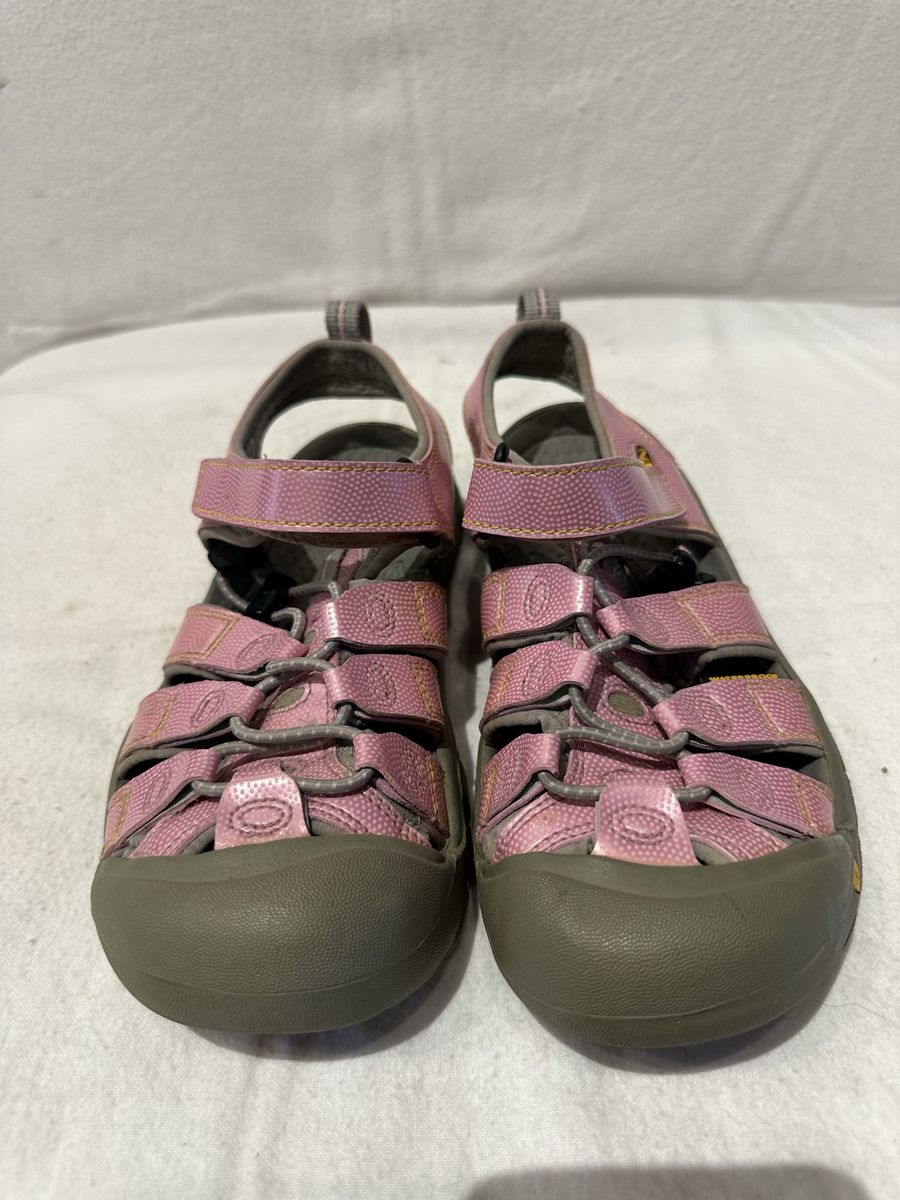 Keen youth size 3 pink with white small dots lightly used hiking sandals